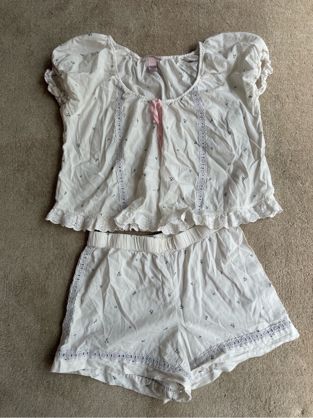 Victoria's Secret White Eyelet Floral Two-Piece Pajama Set with Pink Bow